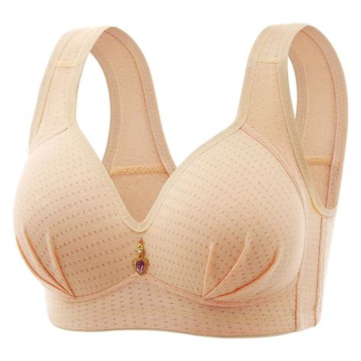 8 Wireless Bras That Actually Support Big Busts