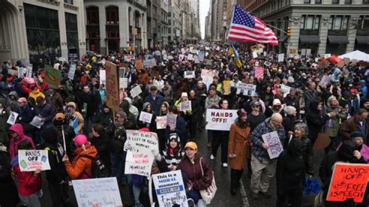 Abortion rally Chicago: Dueling rallies clash downtown Chicago over right to abortions