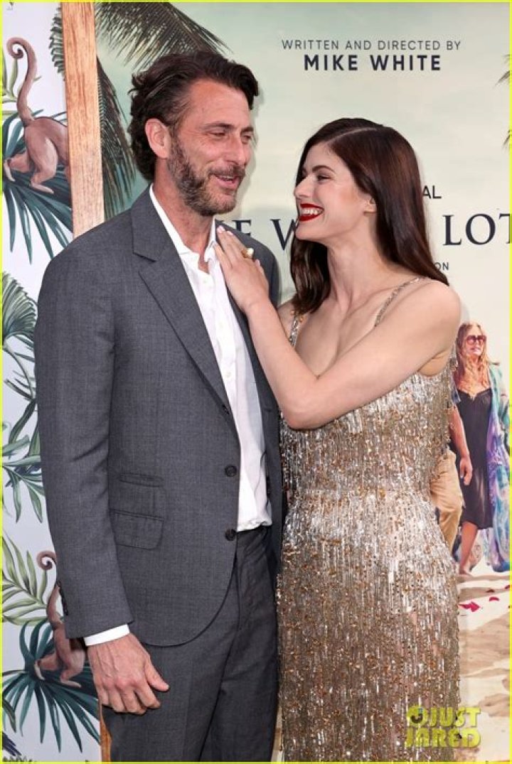 Alexandra Daddario Is Engaged to Andrew Form!