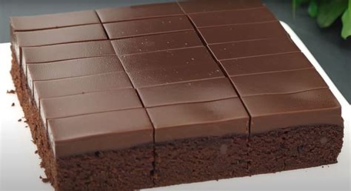 Alton Brown's Chocolate Mug Cake Only Takes 15 Minutes to Prepare