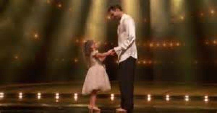 Amanda Kloots Gives Emotional Performance to Late Husband Nick Cordero’s Song on ‘DWTS’ – Watch Now
