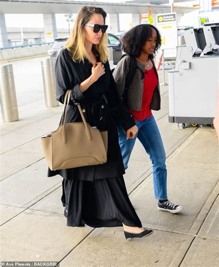 ANGELINA JOLIE VISITS HER DAUGHTER, ZAHARA, AT SPELMAN COLLEGE FOR HOMECOMING