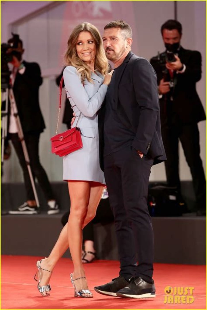 Antonio Banderas & Girlfriend Nicole Kimpel Make Cute Couple at 'Filming Italy Award' Event During Venice 2021