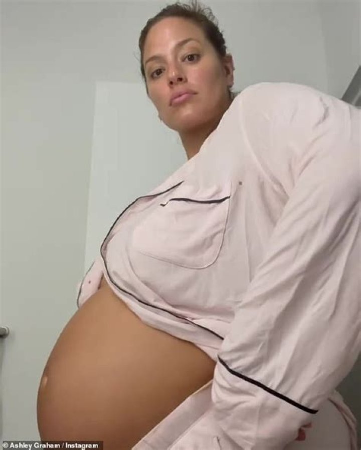 Ashley Graham posts a video of her bare naked baby bump in a new video: 'What a whacky week'