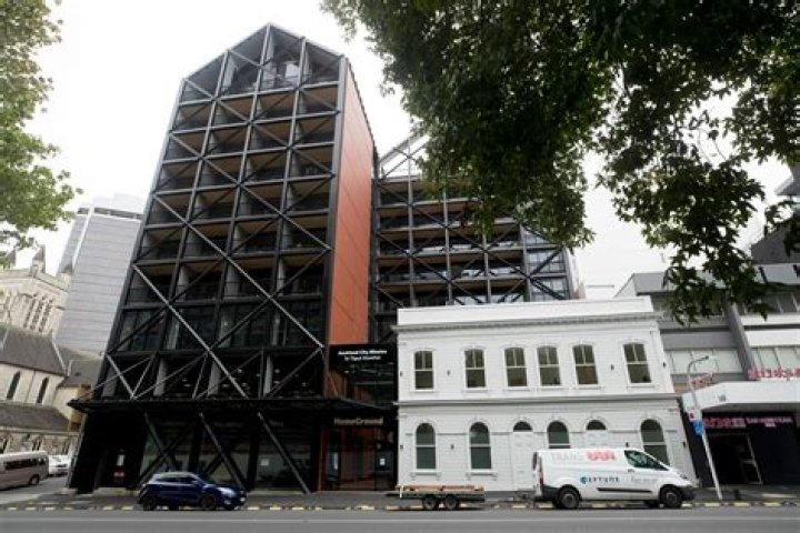 Auckland City Mission takes over 60-room hotel off Karangahape Road, faces protests from businesses and apartment owners