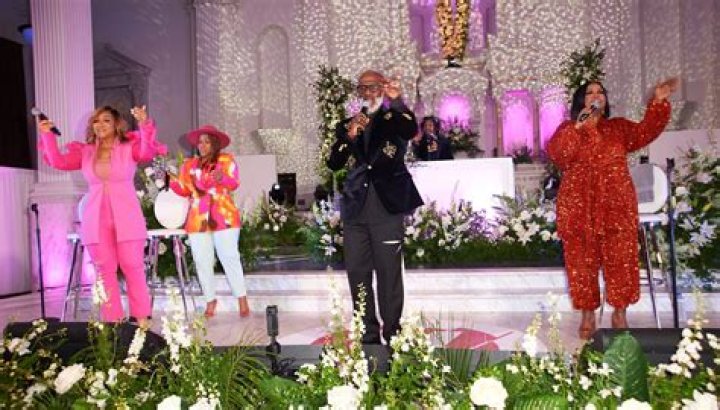 BeBe & CeCe Winans Go Hit-For-Hit With Mary Mary At Easter Special Verzuz