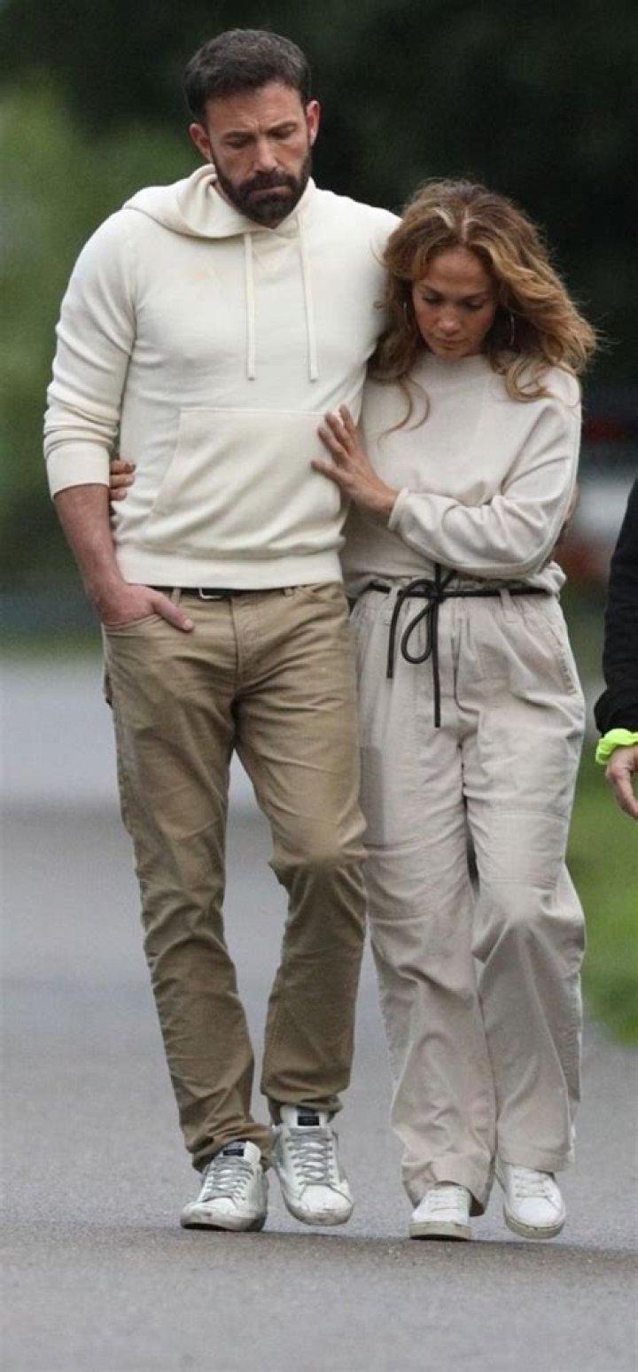 Ben Affleck and Jennifer Lopez spotted strolling in the Hamptons