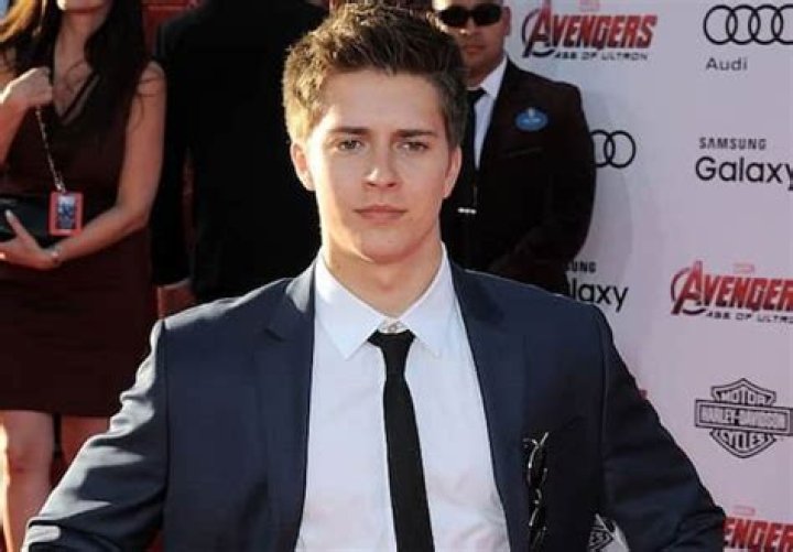 Billy Unger Bio, Movies, Age, Family, Wife, Height, Net Worth, Salary