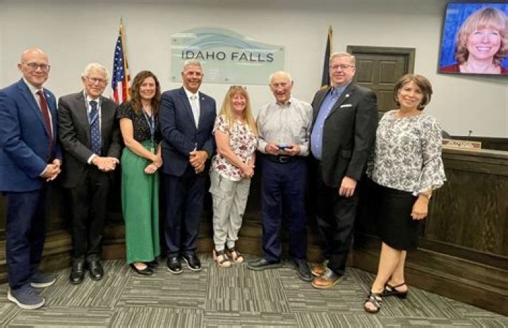 Body of Indianapolis man, Bryce Dunfee, located a week after falling off ice shelf into Lake Michigan