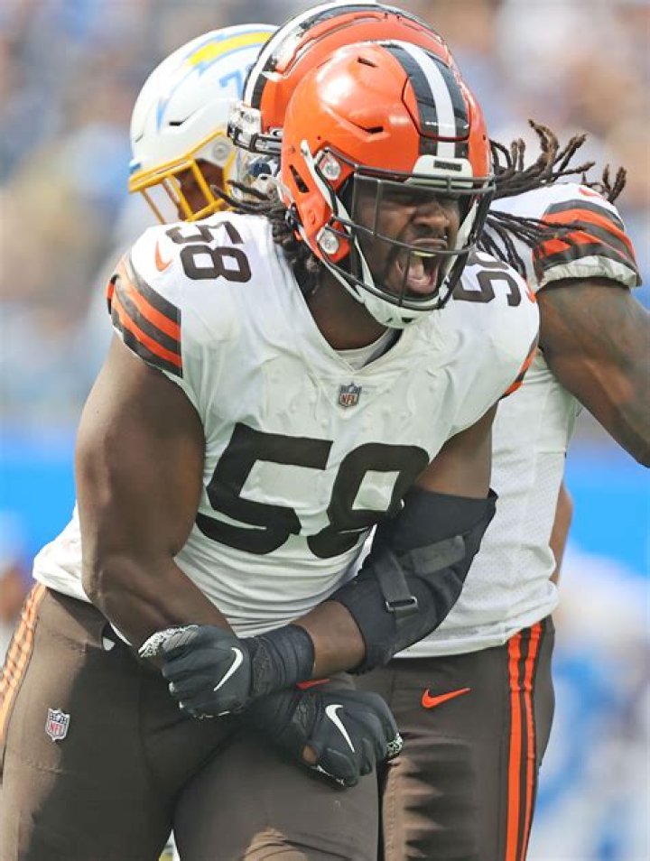 Browns' Malik McDowell 'doesn't remember ANYTHING' from bizarre, naked arrest, says ex-coach