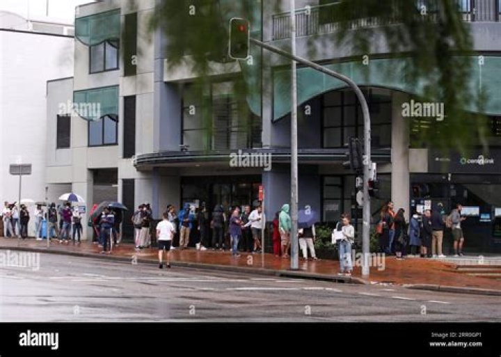Business,Chicago,Uptown,Bronzeville,South Loop,coronavirus chicago,vandalism,destroyed businesses,looting,George Floyd,reopening illinois,covid-19 pandemic,covid-19 Archives