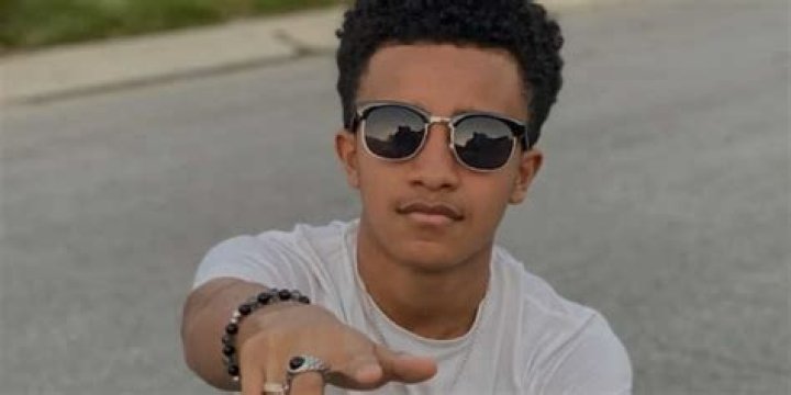 Cameron J Wright’s biography: dad, age, songs,