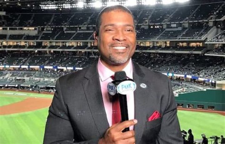 Carlos Alvarez Bio, FOX, Family, Wife, Height, Net Worth, Salary