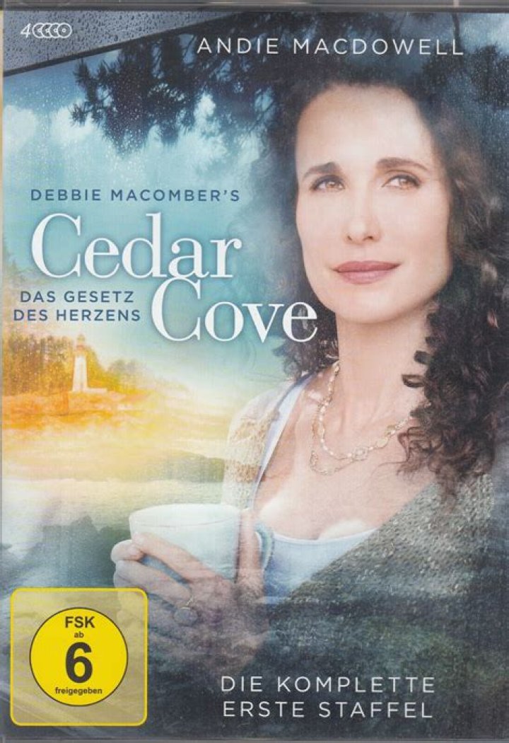 'Cedar Cove' Star Andie MacDowell Joins Cast of New Hallmark Channel Series