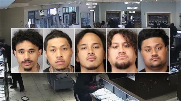 Chicago crime: Crash-and-grab burglars use Jeep to break into West Loop clothing store SVRN on Aberdeen Street, police say