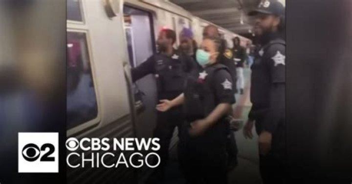 Chicago police: 1 killed in stabbing on CTA Red Line train near 63rd Street on South Side