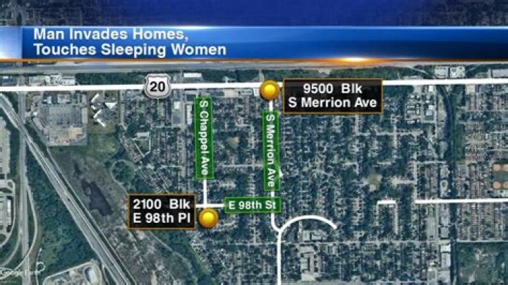 Chicago police warn of overnight Jeffery Manor home invasions in which man touches sleeping female residents before fleeing