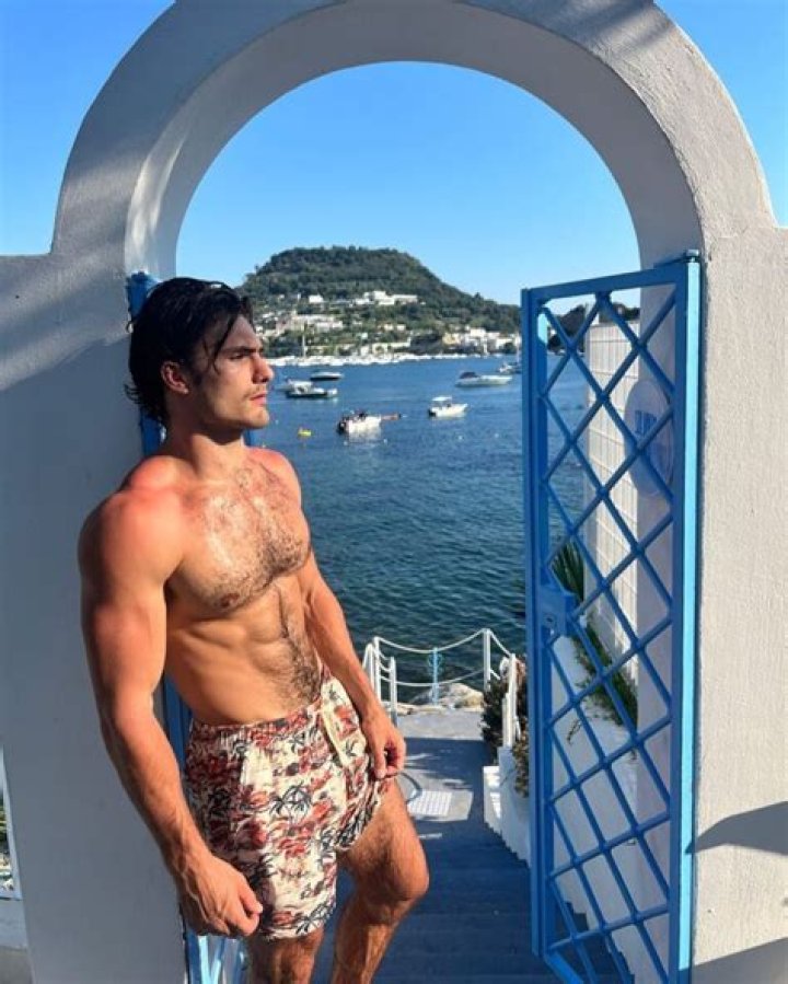 Chris Pappas Height, Weight, Net Worth, Age, Birthday, Wikipedia, Who, Nationality, Biography