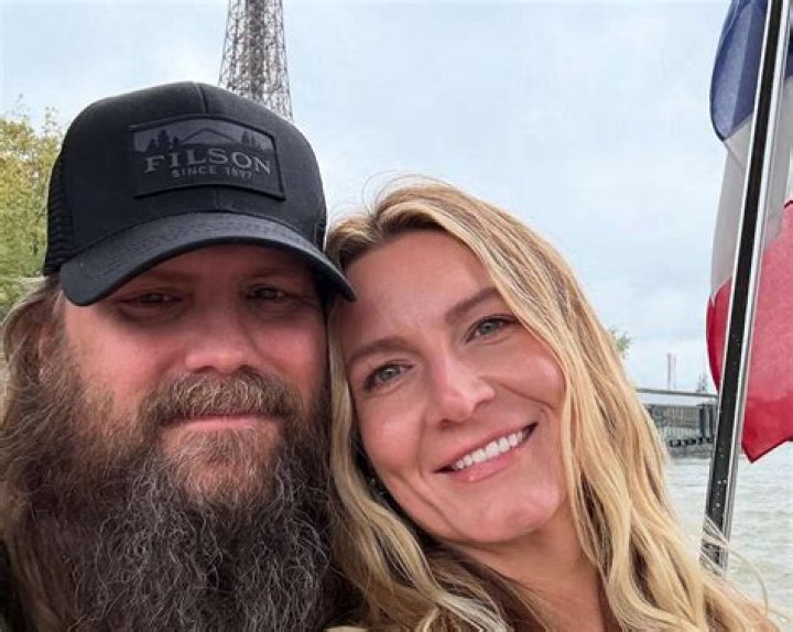Chris Stapleton’s Wife: Everything To Know About Morgane & Their Family Of 7