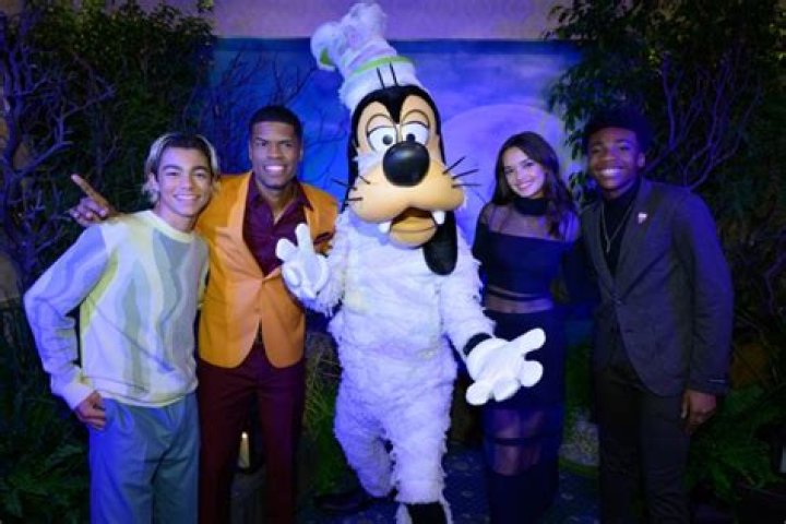 CHRISTIAN J SIMON IS SET TO STAR IN DISNEY CHANNEL'S "UNDER WRAPS 2"