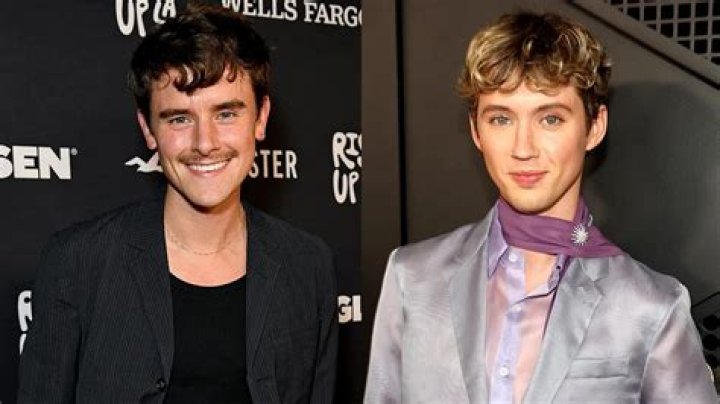 Does Connor Franta have a boyfriend? Is he dating Troye Sivan?