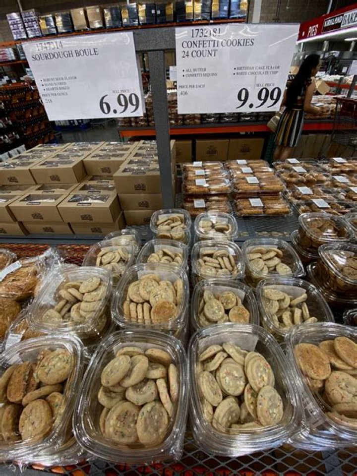 Costco's Bakery Just Launched 2 Adorable Christmas Desserts