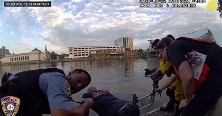 Demetrius Glover accused of beating woman to death, jumping in Des Plaines River to evade Joliet, IL police