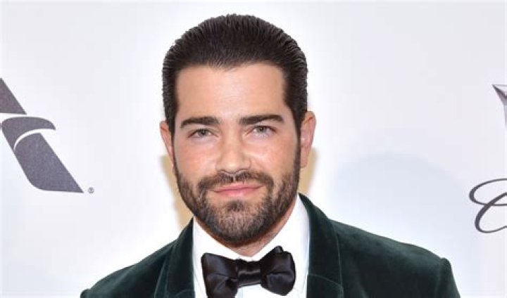 DeuxMoi Apologizes to Jesse Metcalfe, Sends Advice to Celebs Who See Blind Items About Themselves