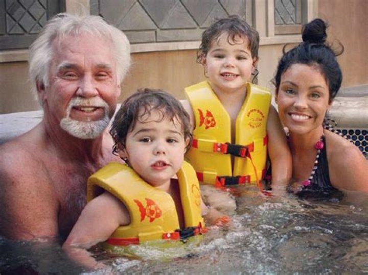 Did Kenny Smith Have Four Children? More To Know About Kenny Smith Family: His Ethnicity