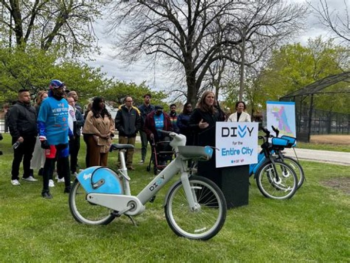 Divvy electric scooter makes debut in Chicago Tuesday with some new features