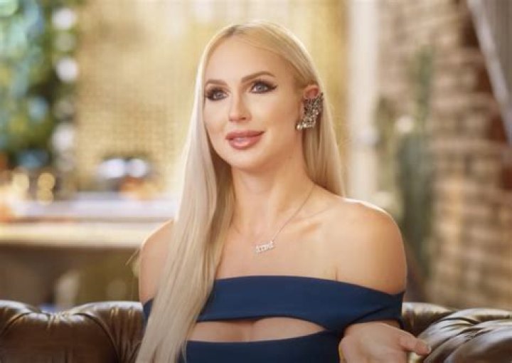 Do the Cast Members Pay for Their Own Clothes?