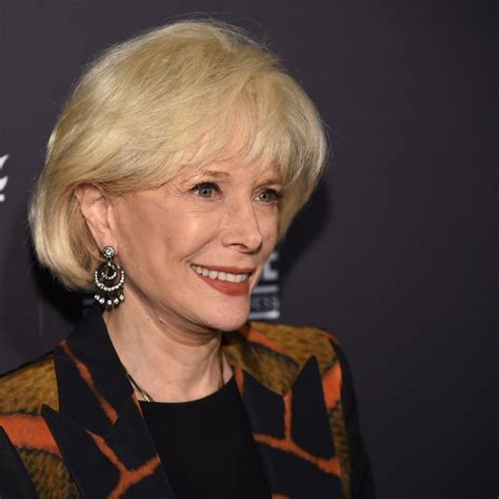 Does Lesley Stahl From 60 Minutes Wear A Wig? One Of The Fierce Rumour Disclosed - Details To Follow About The Journalist