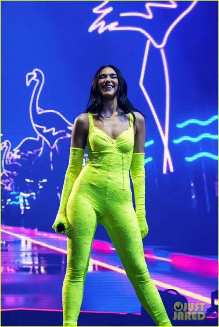 Dua Lipa Kicks Off ‘Future Nostalgia Tour’ 2022 – Set List Revealed!