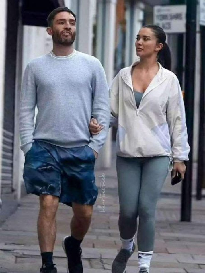 Ed Westwick dating Amy Jackson?