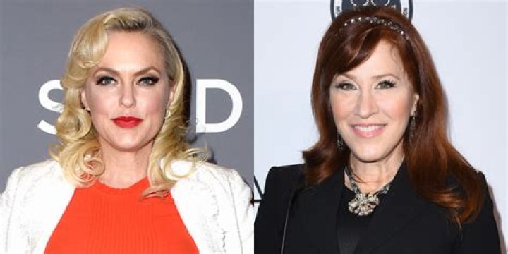 Elaine Hendrix & Lisa Ann Walter Recreate 'Parent Trap' Scene in Hilarious TikTok