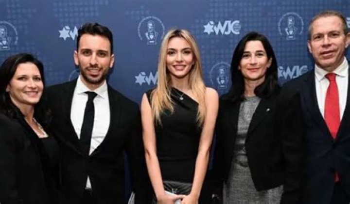 Emily Austin Parents And Siblings: Who Are They? Net Worth In Details