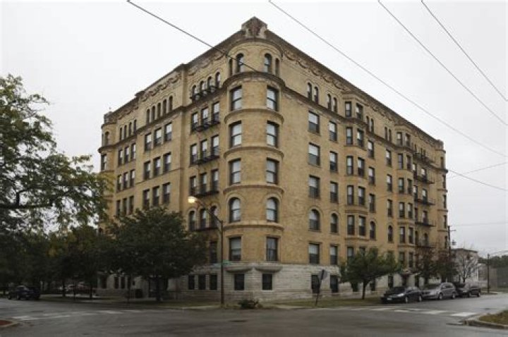 Englewood neighborhood outraged by city's plan to build 5G tower