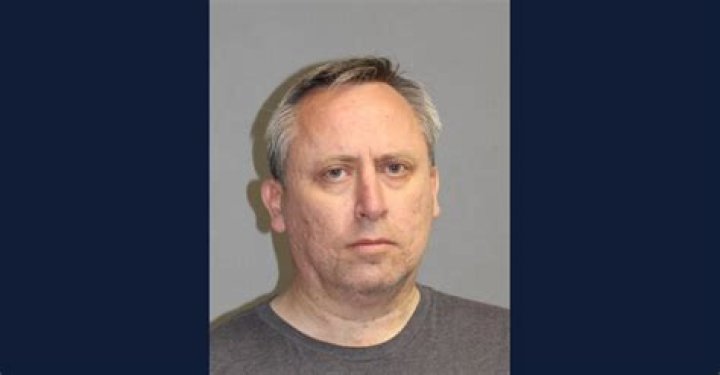 Ex-pastor Stephen Bates sentenced for child pornography