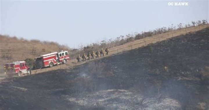 Firefighters stop spread of fast-moving brush fire in Ladera Ranch