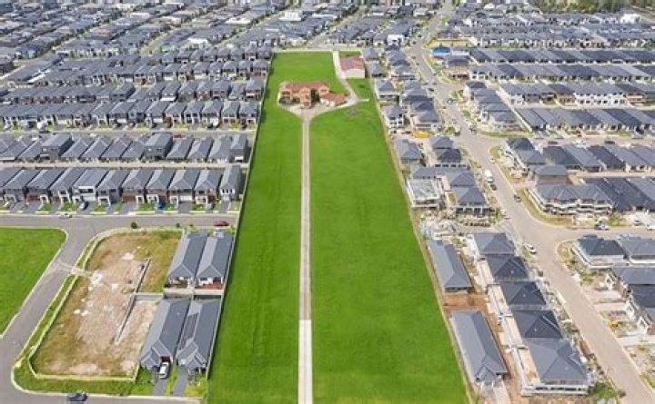 Florida man refuses to sell home as it’s engulfed by $600M development