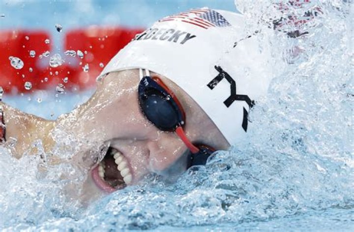 ‘Focused, determined, gritty, gutsy’: Titmus topples Ledecky in 400m freestyle showdown