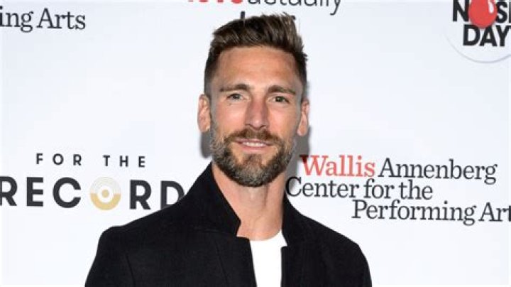 Hallmark's Andrew Walker Left His Good Guy Persona Behind For A Role On When Calls The Heart