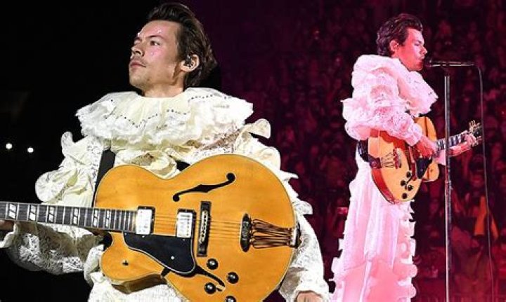 Harry Styles commands the stage during his Harryween party in NYC 