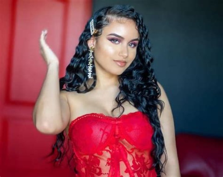 Hazel Bio, Age, Milo & Hazel, Family, Fiance, Net Worth, YouTube