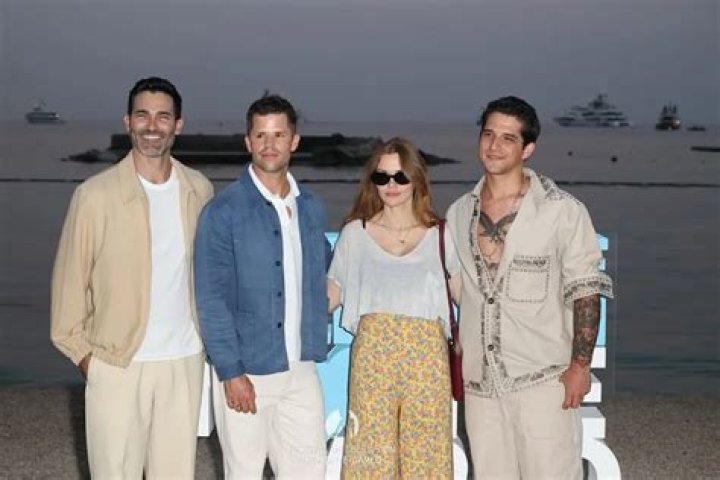 Holland Roden Bio, Movies, Age, Family, Husband, Height, Net Worth