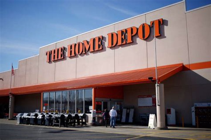 Home Depot employee arrested for stealing $387.500 swapping with fake bills