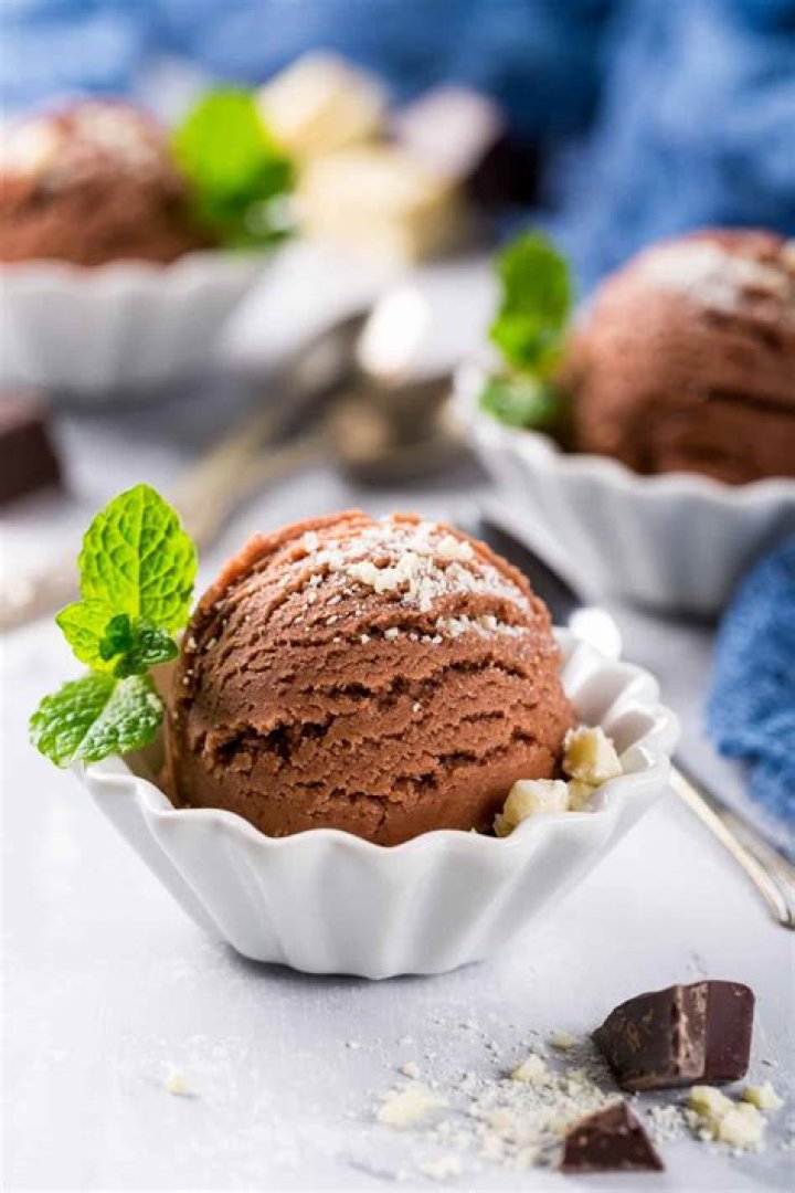 How to make two-ingredient Nutella ice cream and it is the easiest dessert recipe ever