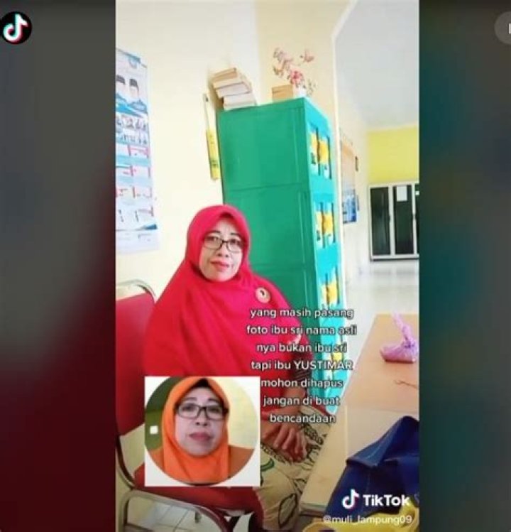 Ibu Ibu Review Video Viral on TikTok - Foto & Ibu Sri Video About Br@ Set From Twitter