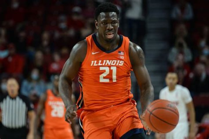 Illinois' Kofi Cockburn targeted in racist social media post after NCAA loss