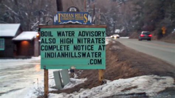 Indian Hills residents still without water after leak